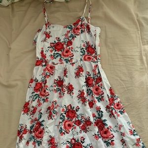 super cute floral sundress